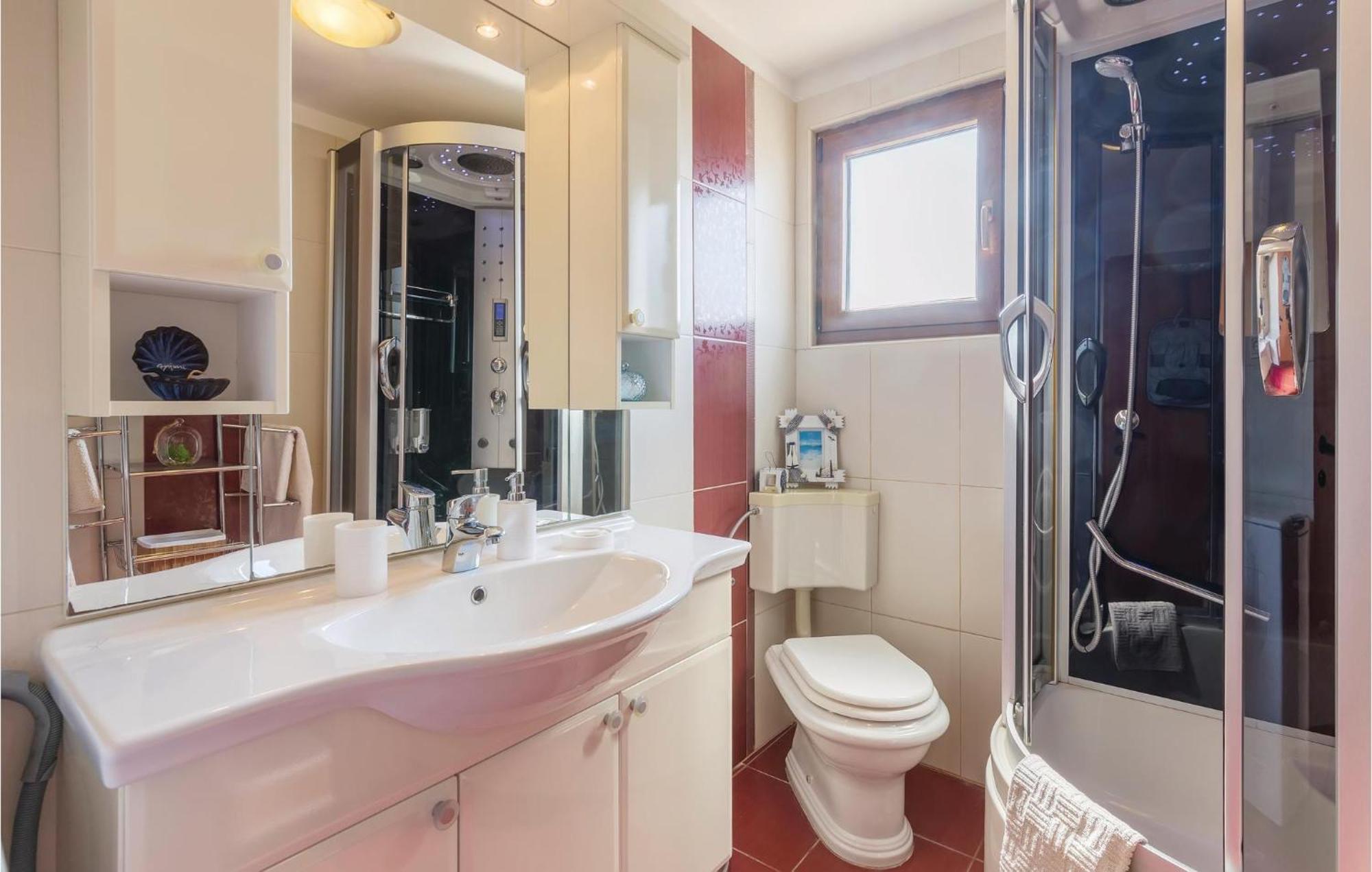 Pet Friendly Apartment In Koromacno With Wifi ภายนอก รูปภาพ