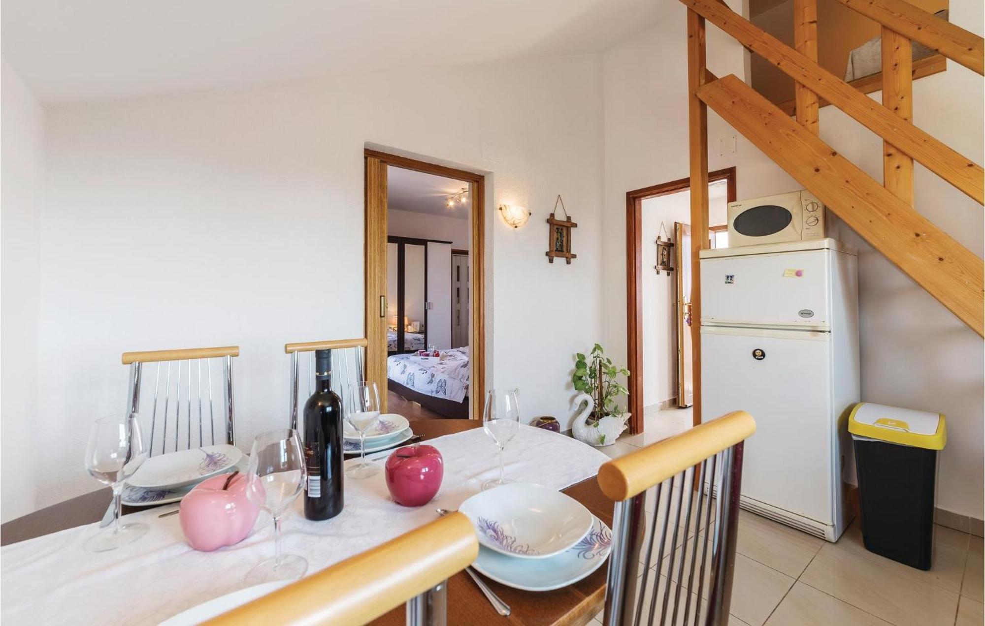 Pet Friendly Apartment In Koromacno With Wifi ภายนอก รูปภาพ