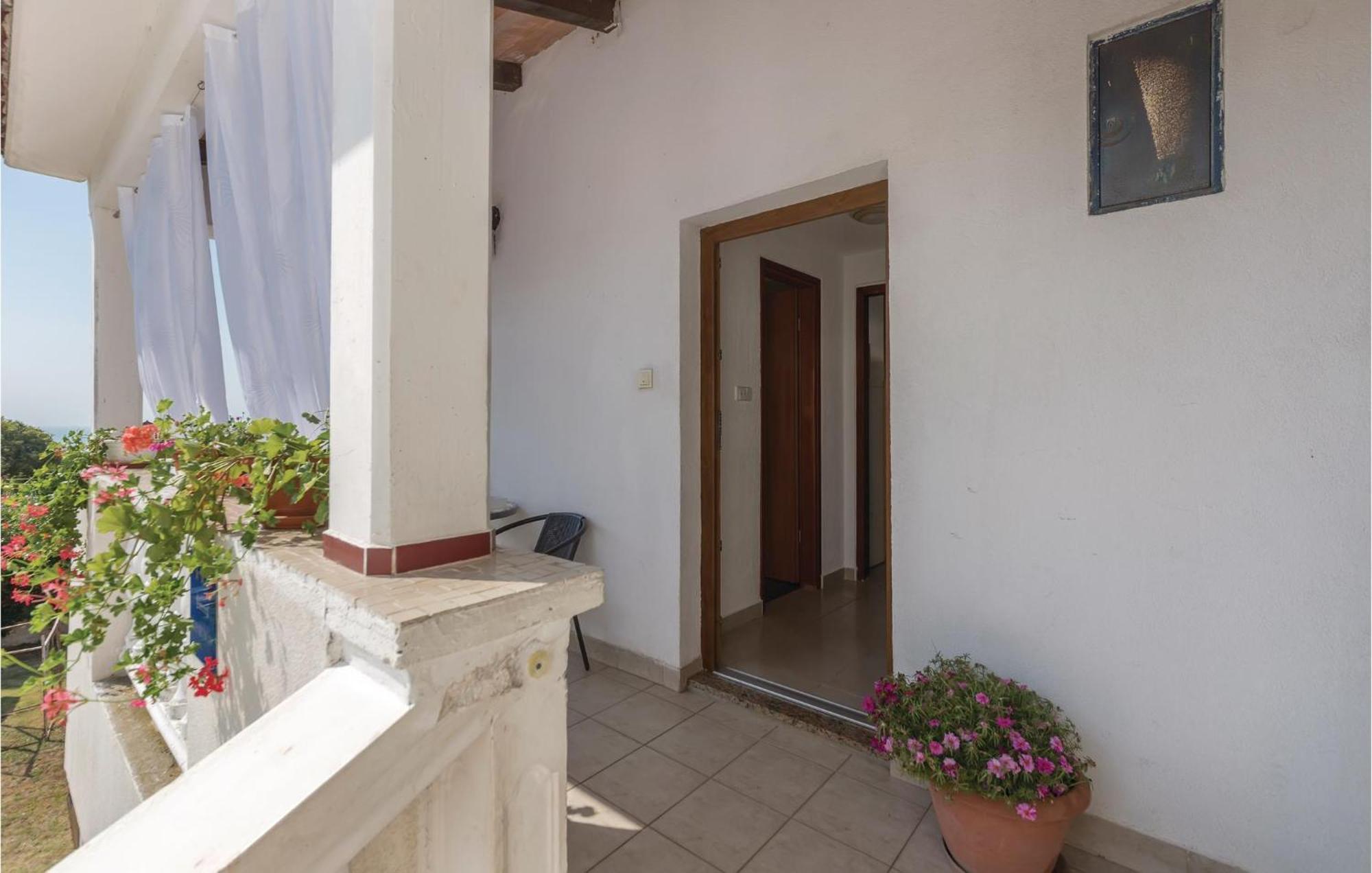 Pet Friendly Apartment In Koromacno With Wifi ภายนอก รูปภาพ