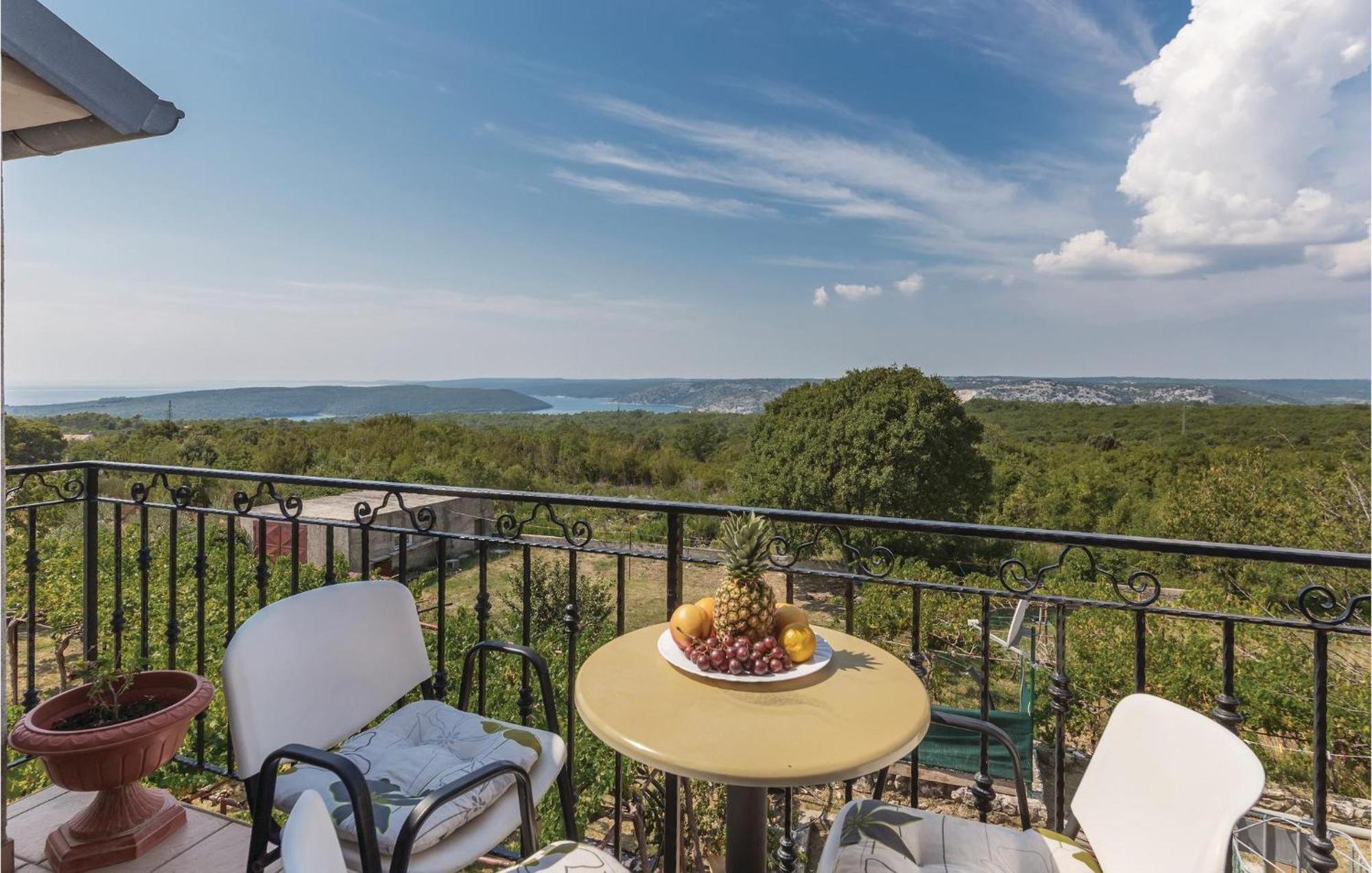 Pet Friendly Apartment In Koromacno With Wifi ภายนอก รูปภาพ